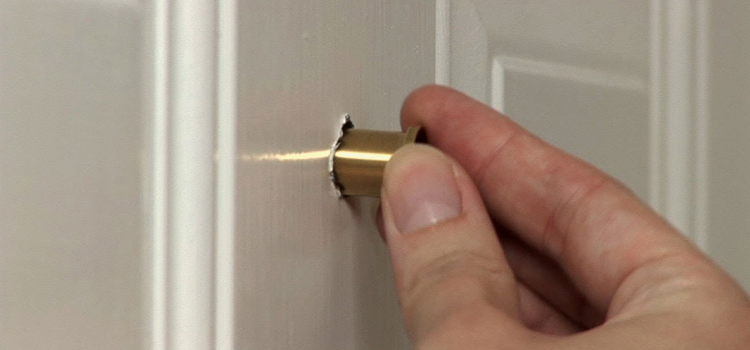 peephole door repair in Nuevo